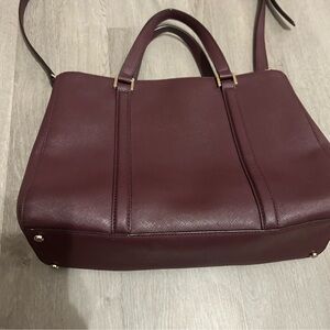 Kate Spade Loden Newbury Large Merlot
Saffiano Satchel Tote
